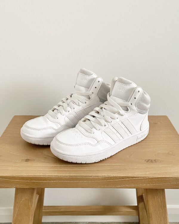 סניקרס Hoops Mid בצבע לבן Adidas לילדים