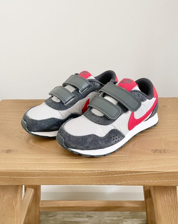 סניקרס עם סקוטשים אפור לילדים Nike
