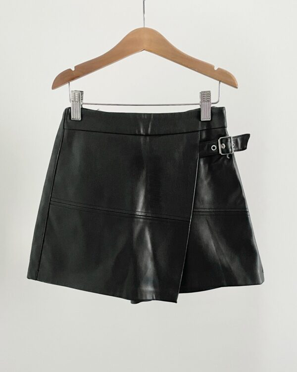 חצאית מכנס מעטפת דמוי עור לילדות ZARA