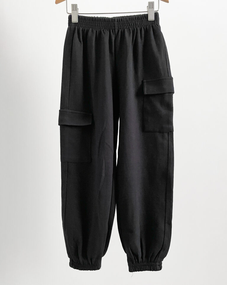 טרנינג שחור עם כיסים לילדות ZARA