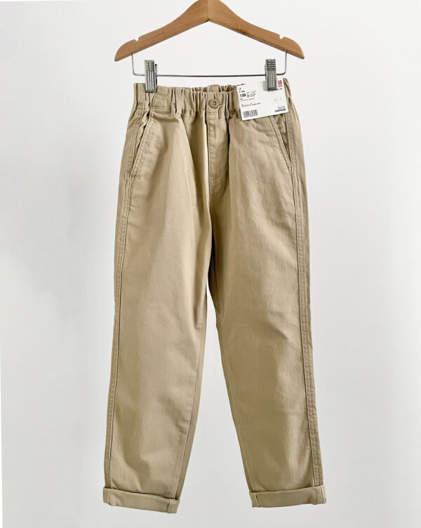 מכנסי צ'ינו בז' לילדים UNIQLO