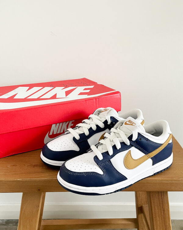סניקרס Nike Dunk Low כחול-זהב ילדים